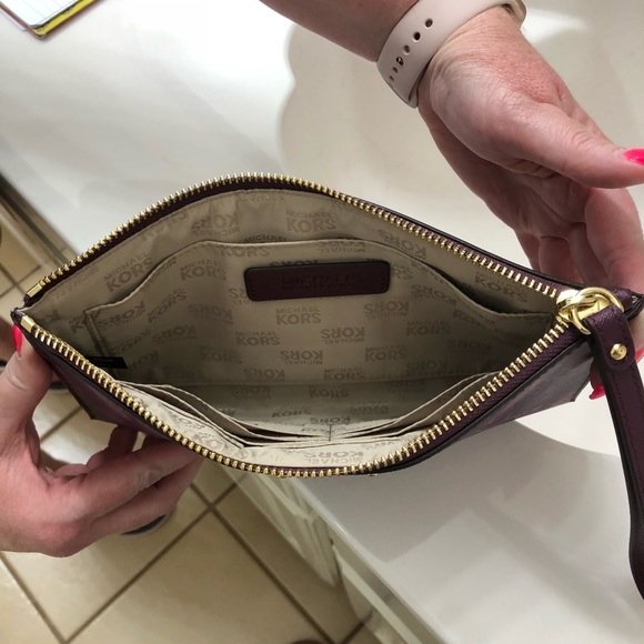 Michael Kors Handbags - Ladies small clutch